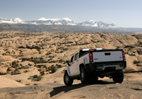 Hummer H3T Alpha 2008–10 pictures