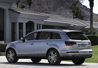 Images of Audi Q7 4.2 quattro 2005–09 Images of Audi Q7 4.2 quattro 2005–09