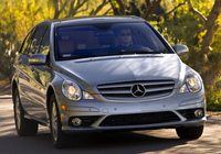 Images of Mercedes-Benz R 320 CDI US-spec (W251) 2006–10