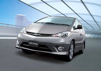 Images of Toyota Estima Aeras 2003–05