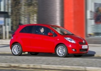 Images of Toyota Yaris SR UK-spec 2010–11