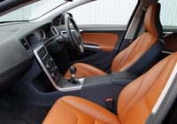 Images of Volvo V60 D5 UK-spec 2010–13