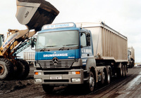 Mercedes-Benz Axor 2540 UK-spec 2001–05 wallpapers