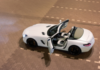 Mercedes-Benz SLS 63 AMG Roadster (R197) 2011–13 pictures