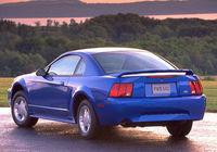 Mustang GT Coupe 1998–2004 pictures
