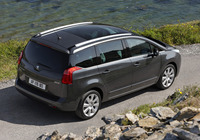Peugeot 5008 2009 photos