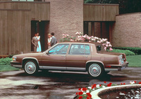 Photos of Cadillac Fleetwood 1985–88
