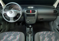 Photos of Chevrolet Corsa Sedan 2002 Photos of Chevrolet Corsa Sedan 2002