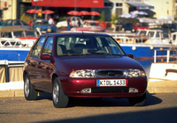 Photos of Ford Fiesta 5-door 1995–99