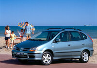 Photos of Nissan Almera Tino (V10) 2000–06 Photos of Nissan Almera Tino (V10) 2000–06