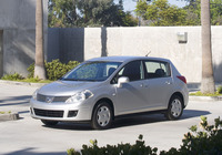 Photos of Nissan Versa Hatchback 2006–09