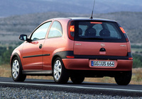 Photos of Opel Corsa 3-door (C) 2000–03