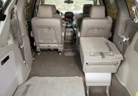 Photos of Toyota Sienna 2004–05