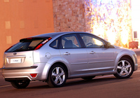 Pictures of Ford Focus 5-door ZA-spec 2005–06 Pictures of Ford Focus 5-door ZA-spec 2005–06