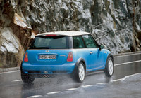 Pictures of Mini Cooper S (R53) 2001–04 Pictures of Mini Cooper S (R53) 2001–04