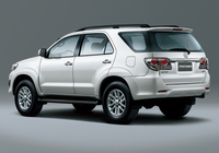 Pictures of Toyota Fortuner 2011