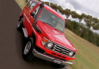 Toyota Land Cruiser Troop Carrier (J78) 1999–2007 pictures