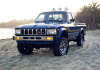 Toyota SR5 Long Sport Truck 4WD (RN48) 1982–83 photos Toyota SR5 Long Sport Truck 4WD (RN48) 1982–83 photos