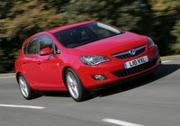 Vauxhall Astra Turbo 2009–12 photos