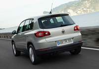 Volkswagen Tiguan 2008–11 images