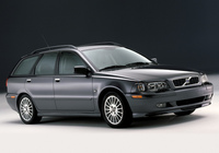Volvo V40 2002–04 images