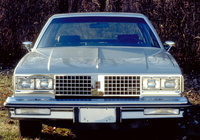 Oldsmobile Cutlass Supreme Sedan 1983 wallpapers